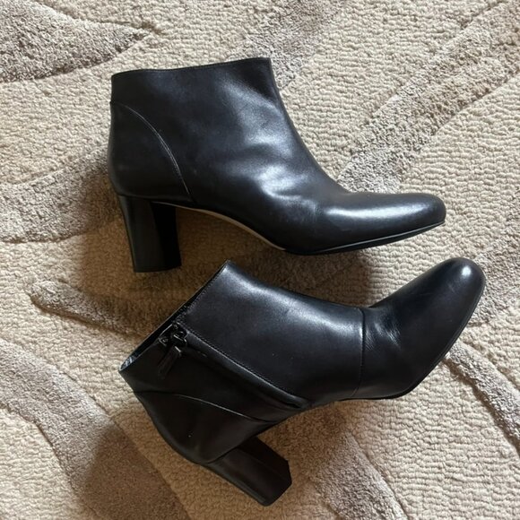 Cole Haan Classic Versatile Womens 8 1/2 Black Leather Air Claire Ankle Boots - Picture 1 of 10